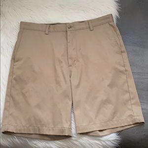 Men’s Vineyard Vines Khaki Shorts Size 34